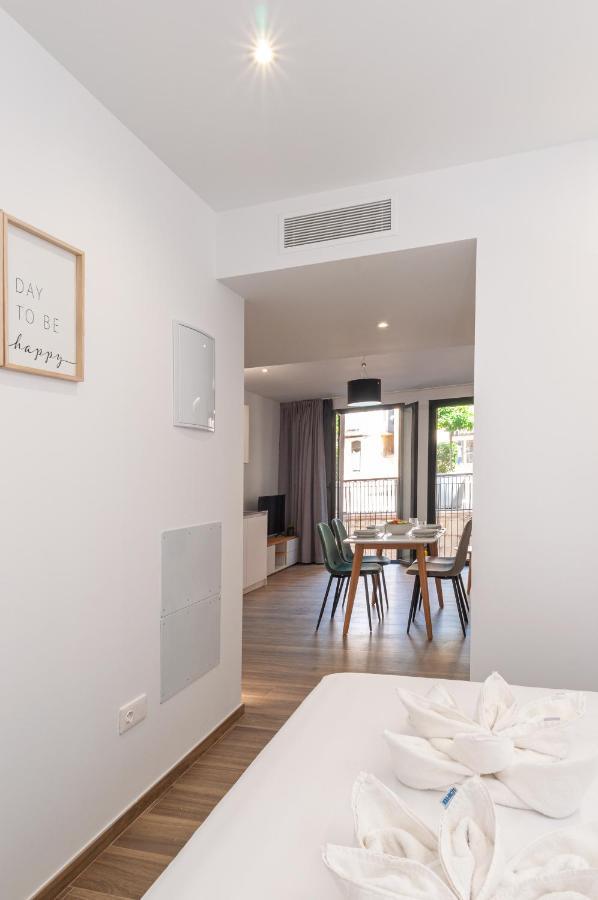 شقة Myflats Luxury Old Town لقنت المظهر الخارجي الصورة