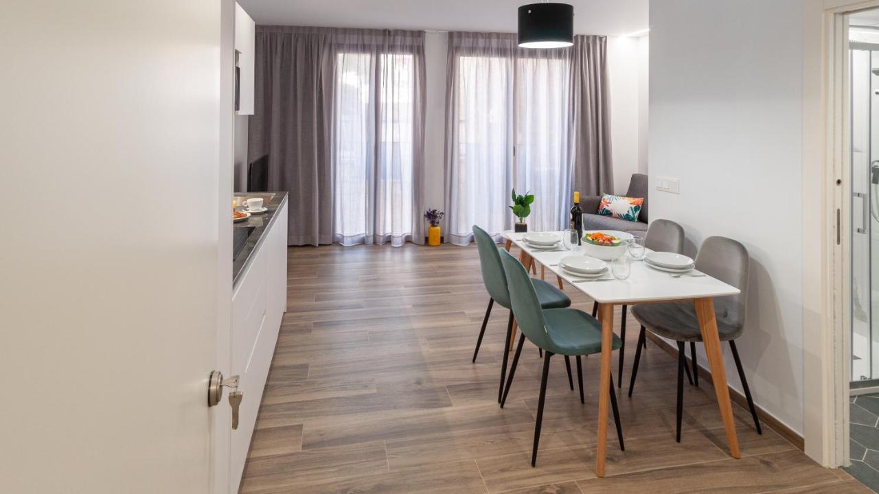 شقة Myflats Luxury Old Town لقنت المظهر الخارجي الصورة
