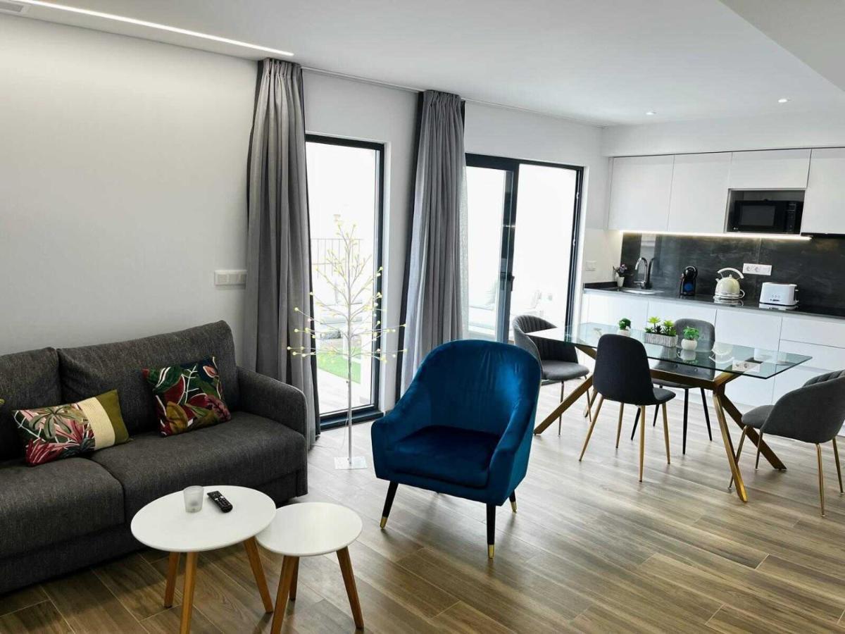 شقة Myflats Luxury Old Town لقنت المظهر الخارجي الصورة