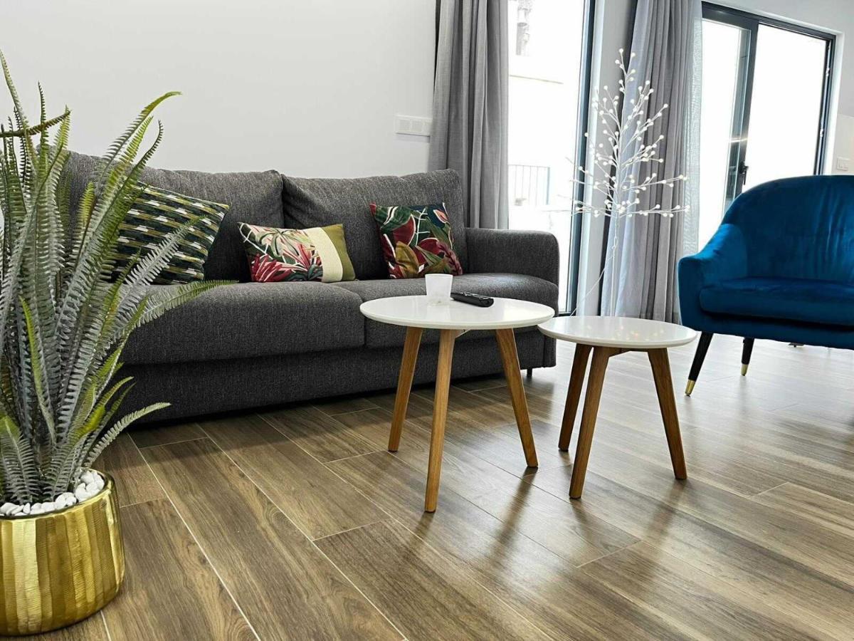 شقة Myflats Luxury Old Town لقنت المظهر الخارجي الصورة